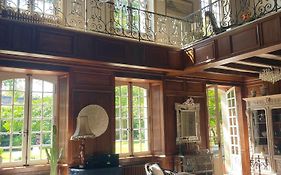 LA MEFFRAIS 1741 - Manoir d'hôtes avec Parking Privé - 3 minutes de Dinan