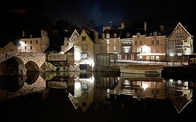 Manoir La Meffrais 1741- Parking Privé sur Place - B&B Élégant à 3 min de Dinan